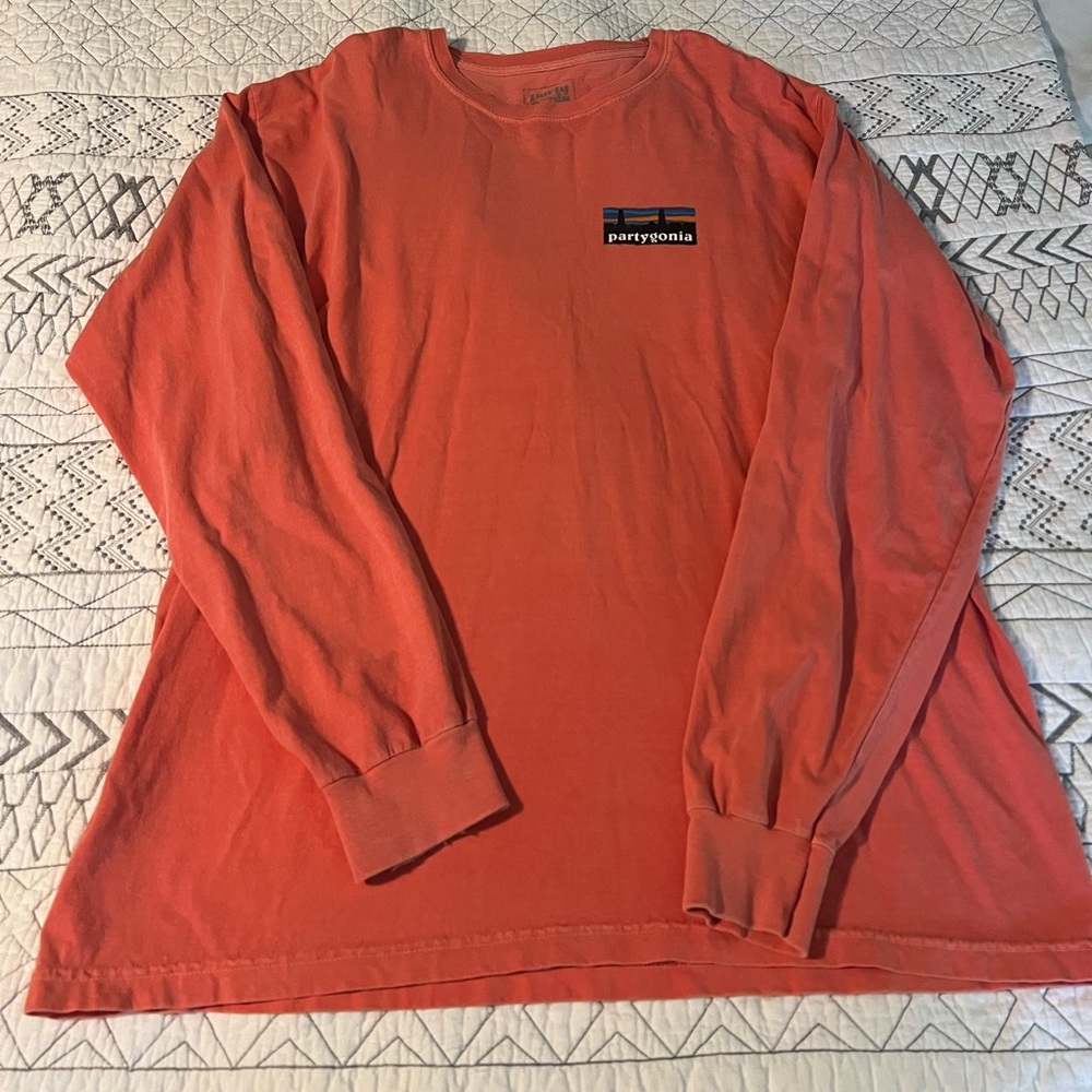 Men’s Party pants long sleeve tee large